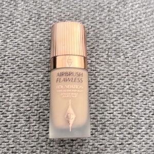 Charlotte Tillberry airbrush finish foundation in colour number 4 neutral